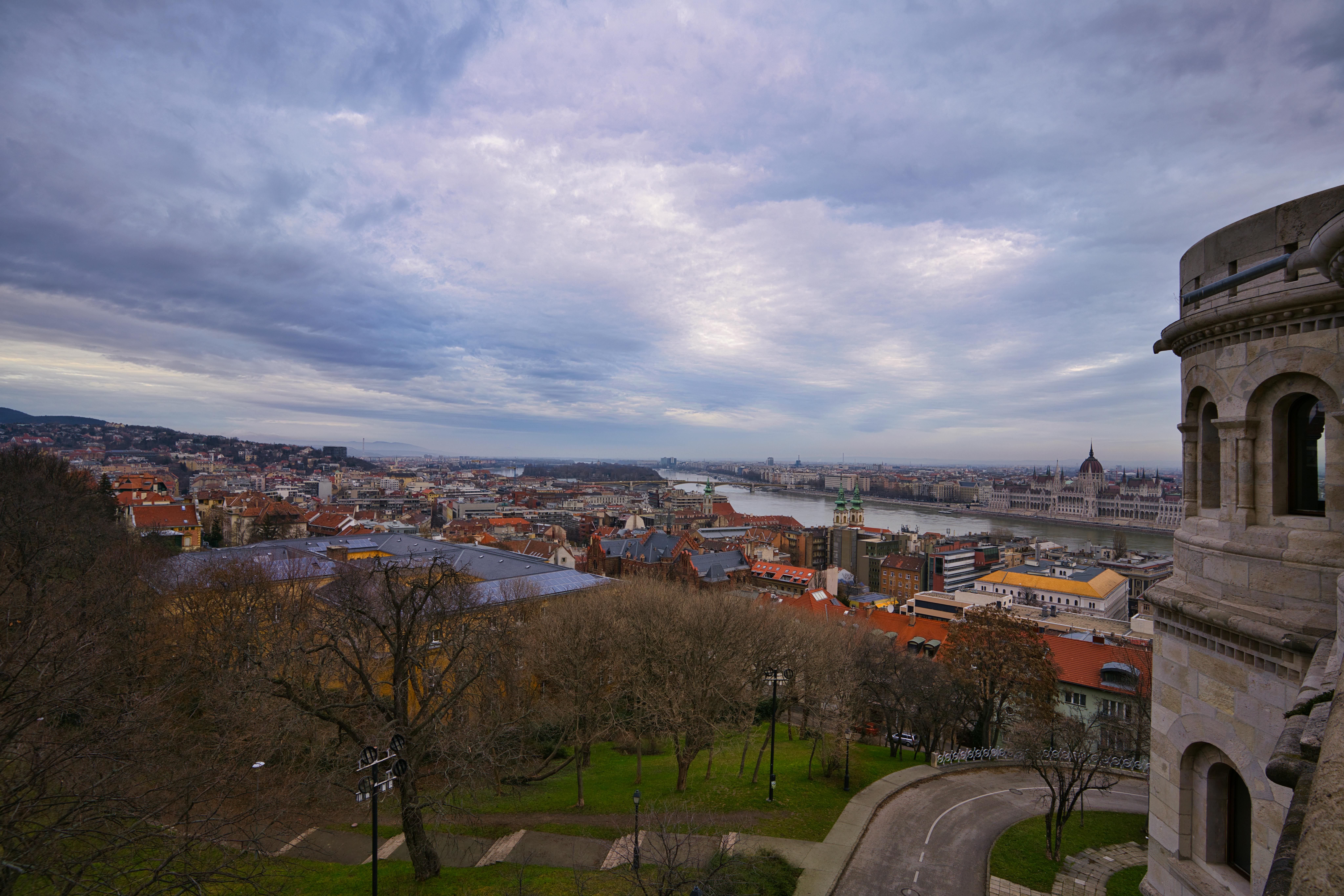 נוף פנורמי של בודפשט והדנובה | Panoramic View of Budapest and the Danube